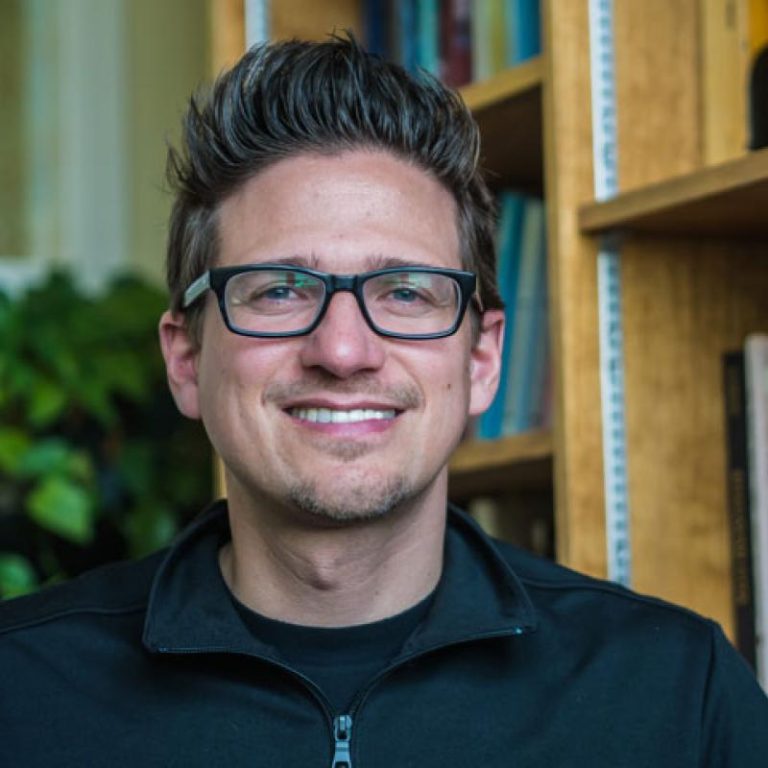 Stuart Ray Sarbacker Headshot